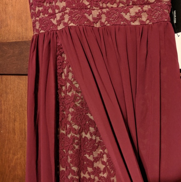 Brand- New Lulu's slit lace gown - Picture 4 of 4